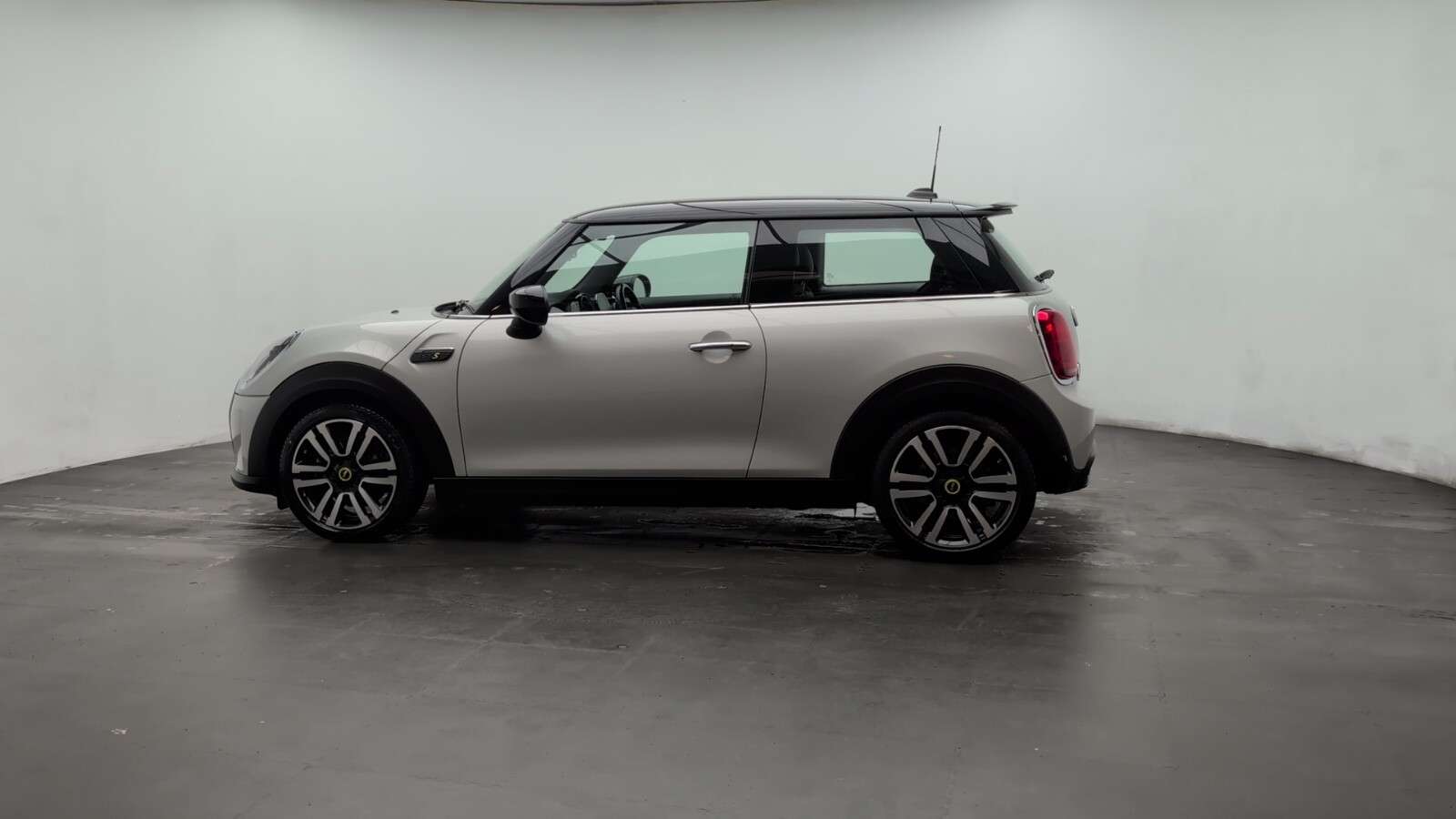 2021 MINI ELECTRIC HATCH 2021 MINI ELECTRIC HATCH