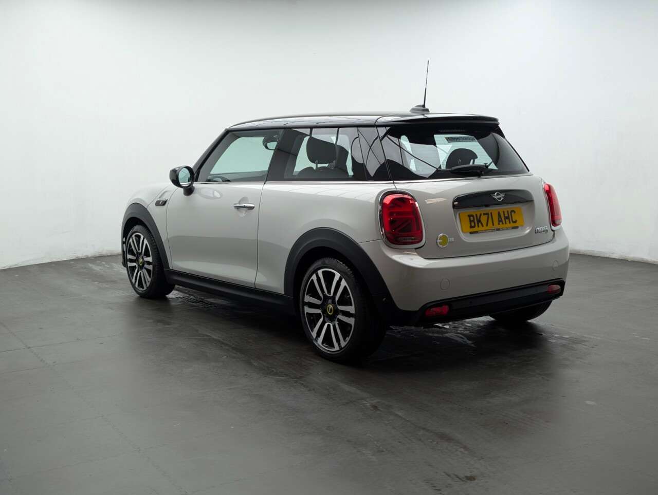 2021 MINI ELECTRIC HATCH 2021 MINI ELECTRIC HATCH