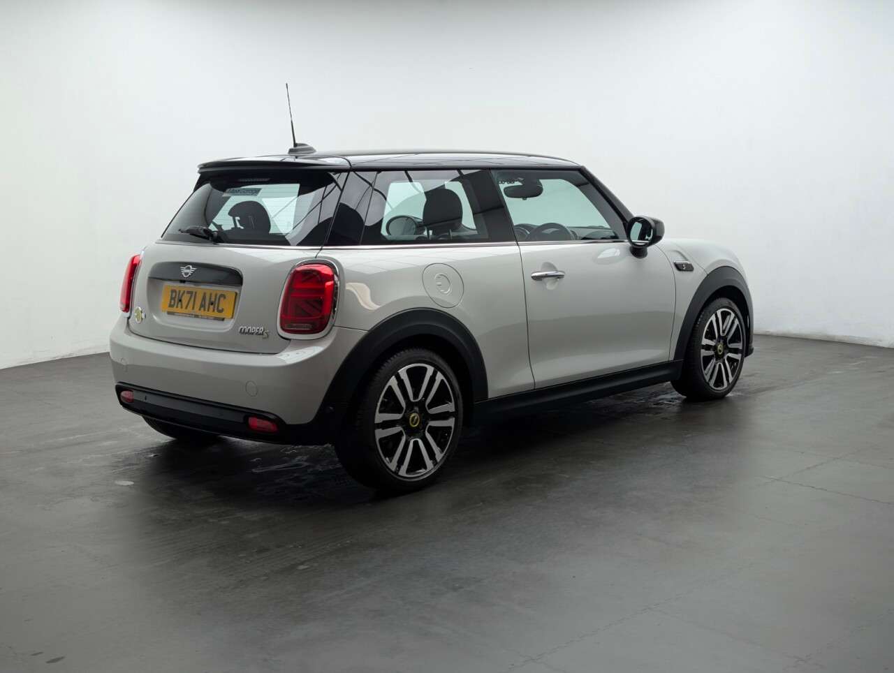 2021 MINI ELECTRIC HATCH 2021 MINI ELECTRIC HATCH