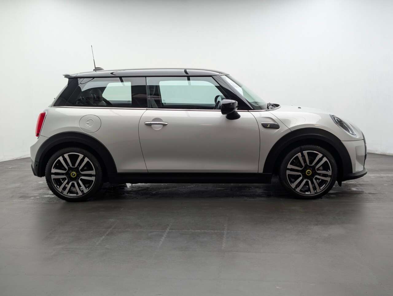 2021 MINI ELECTRIC HATCH 2021 MINI ELECTRIC HATCH