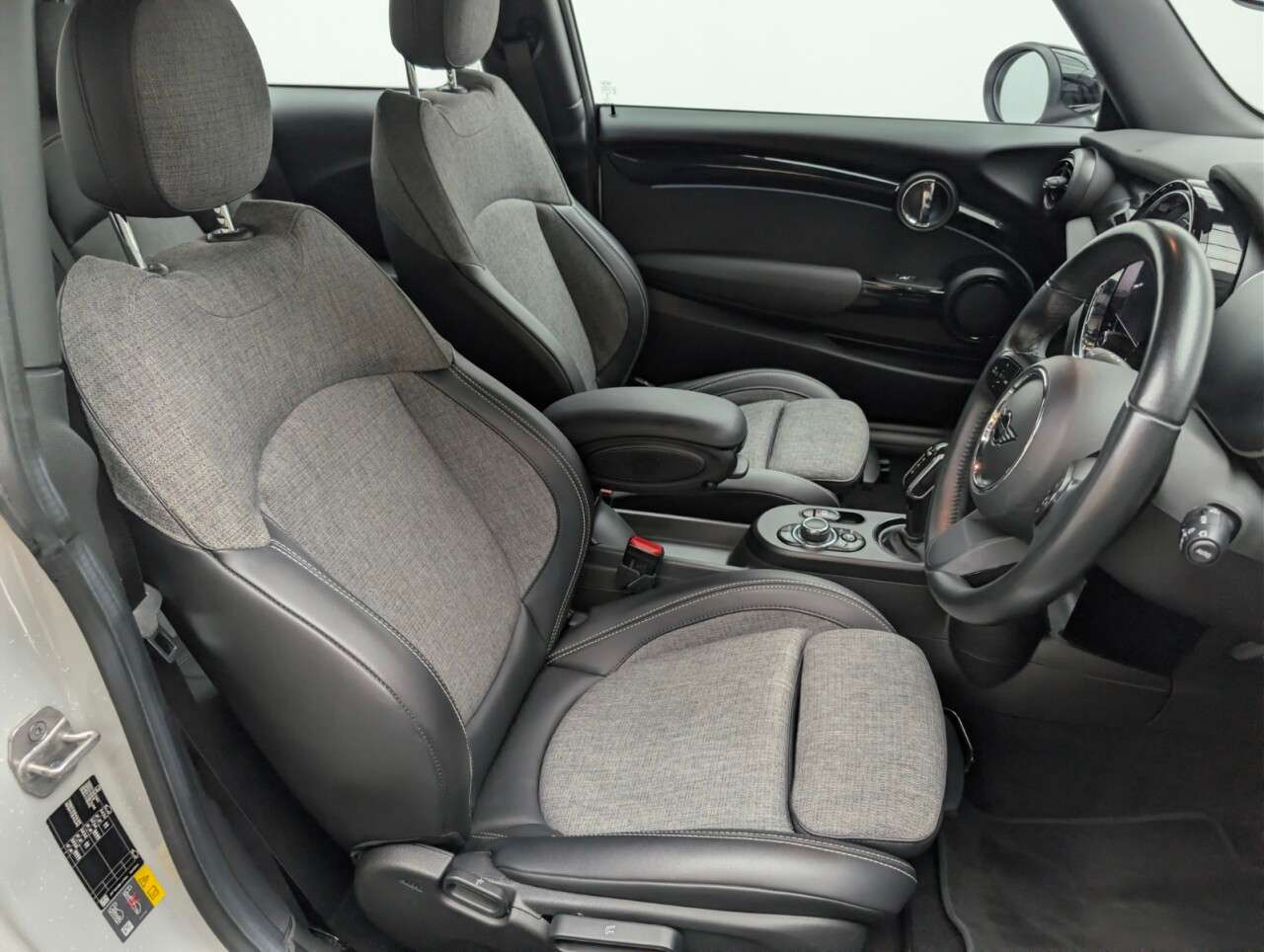 2021 MINI ELECTRIC HATCH 2021 MINI ELECTRIC HATCH