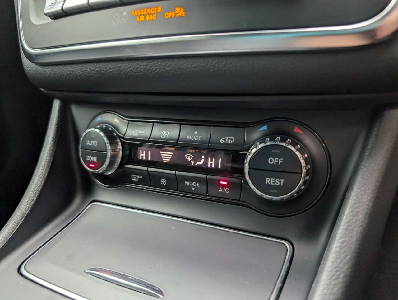 2019 MERCEDES-BENZ 180 2019 MERCEDES-BENZ 180