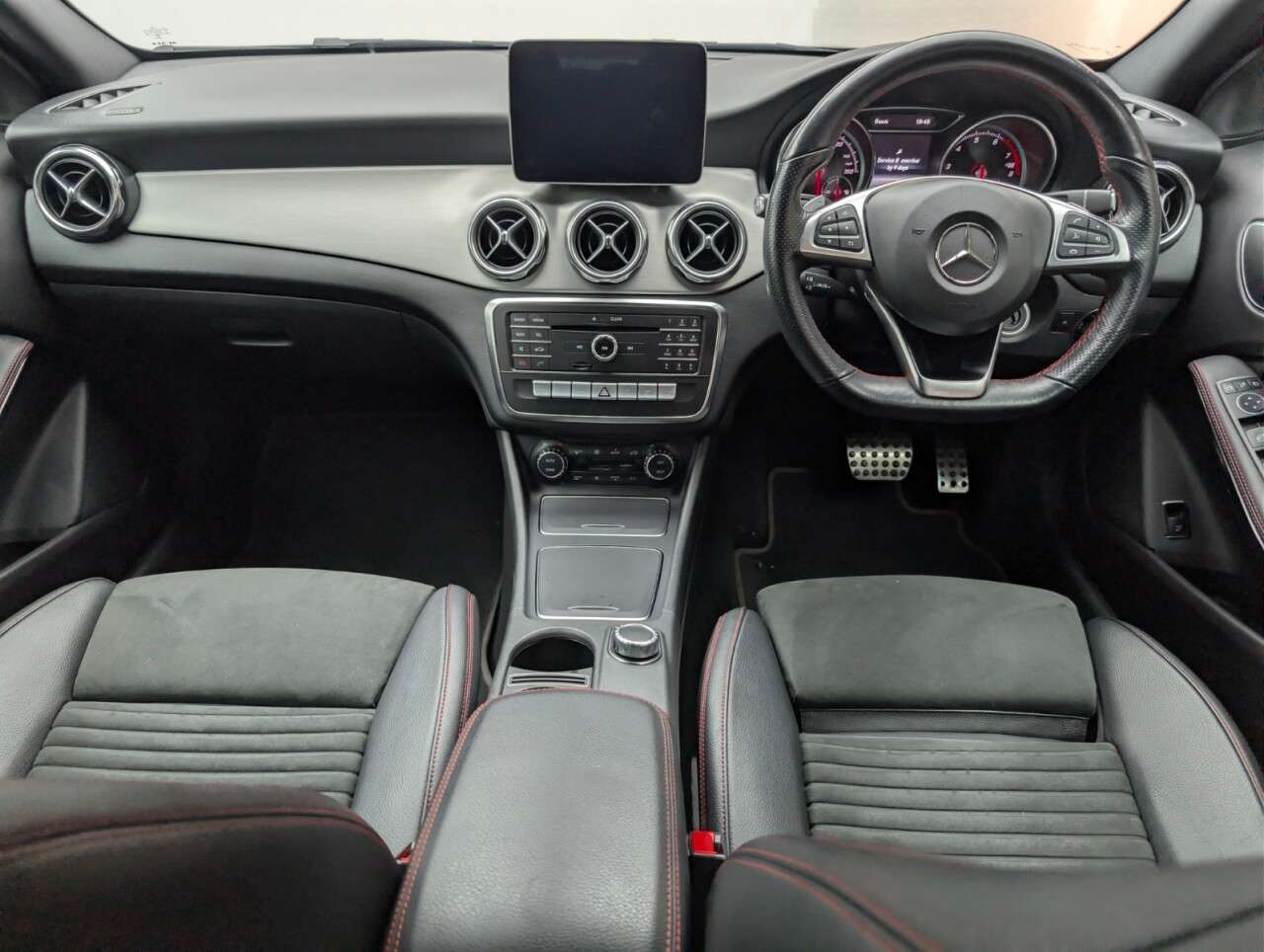 2019 MERCEDES-BENZ 180 2019 MERCEDES-BENZ 180