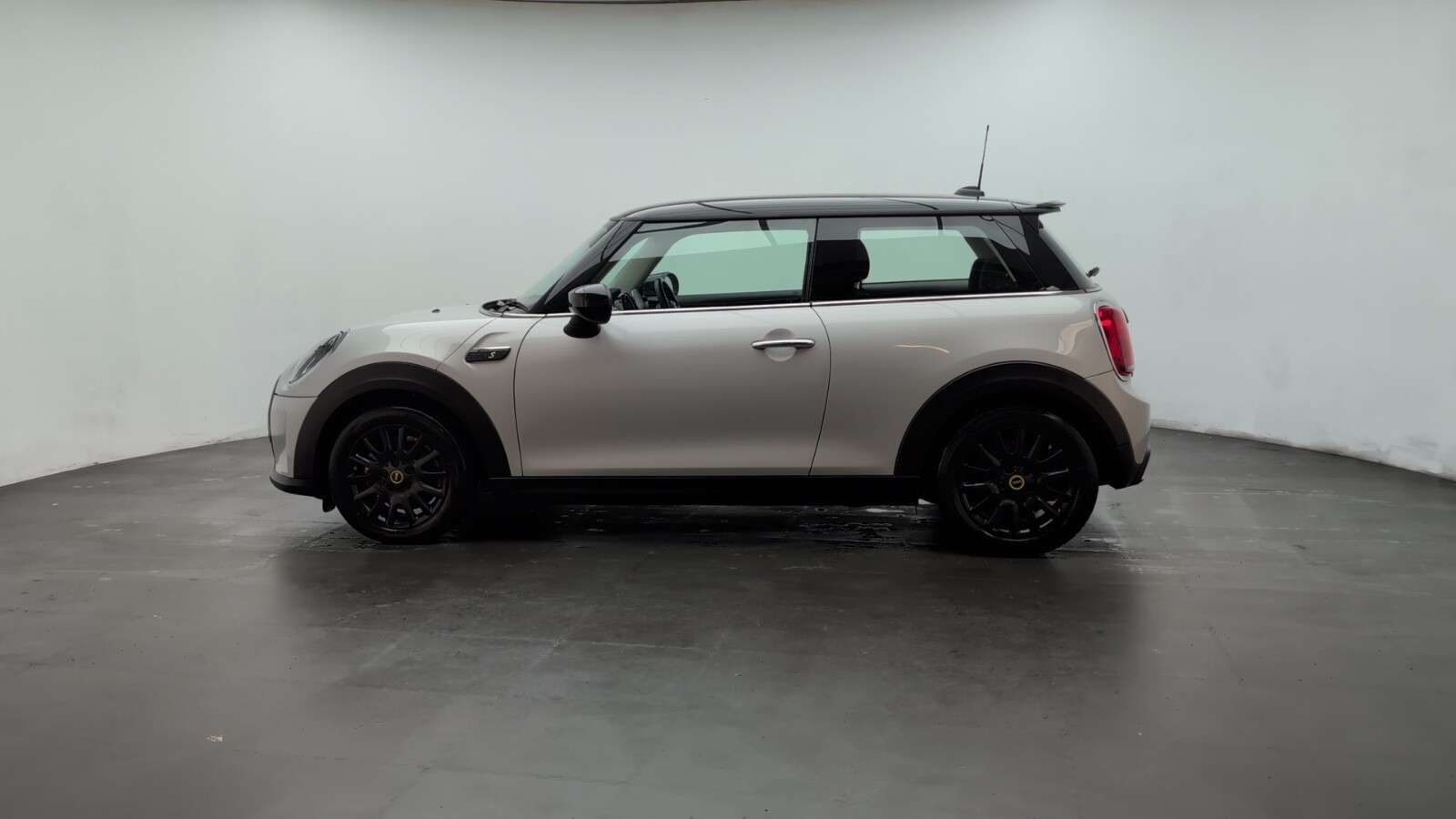 2021 MINI ELECTRIC HATCH 2021 MINI ELECTRIC HATCH