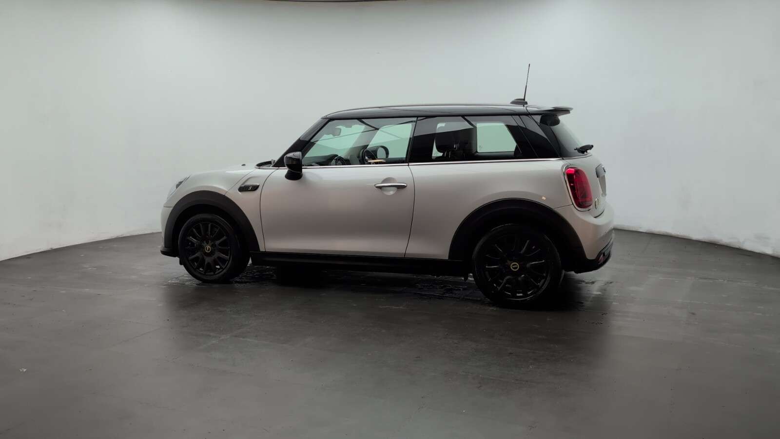 2021 MINI ELECTRIC HATCH 2021 MINI ELECTRIC HATCH