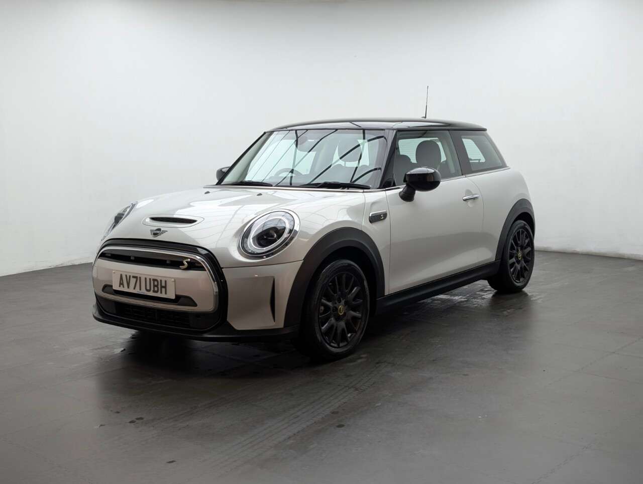 2021 MINI ELECTRIC HATCH 2021 MINI ELECTRIC HATCH