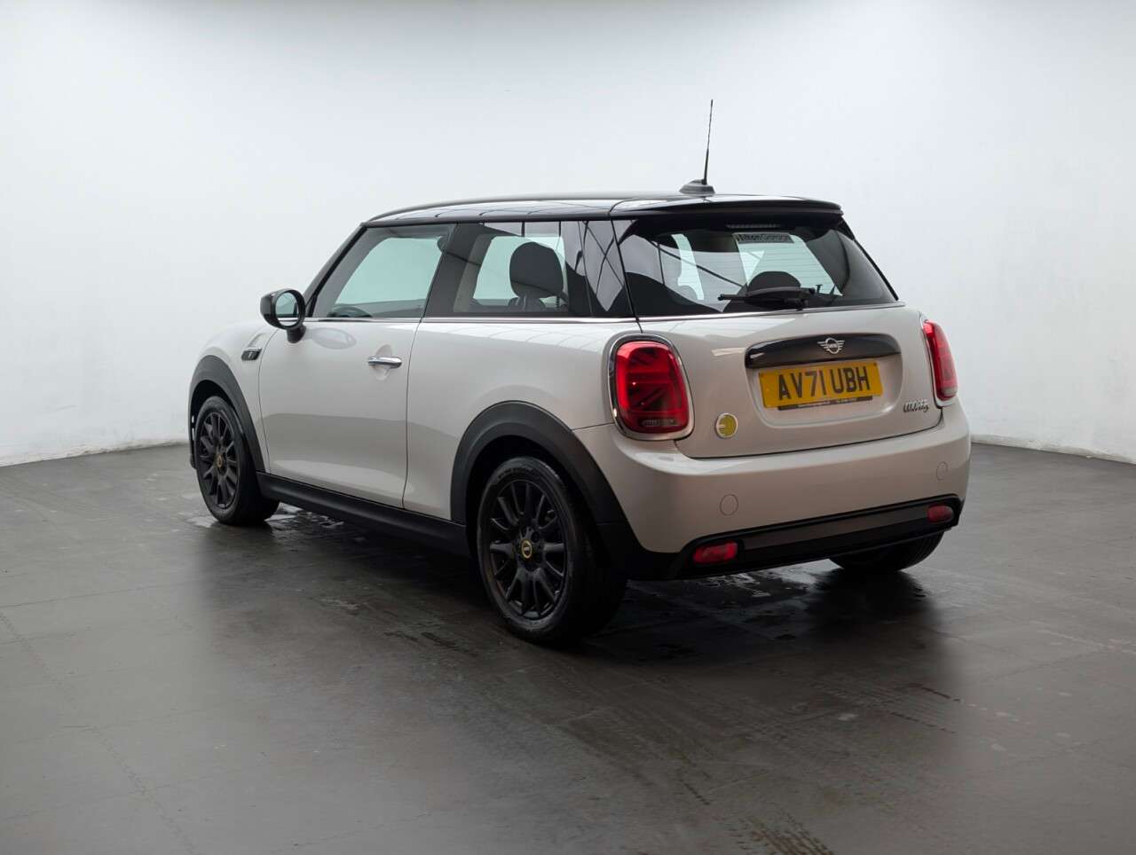 2021 MINI ELECTRIC HATCH 2021 MINI ELECTRIC HATCH