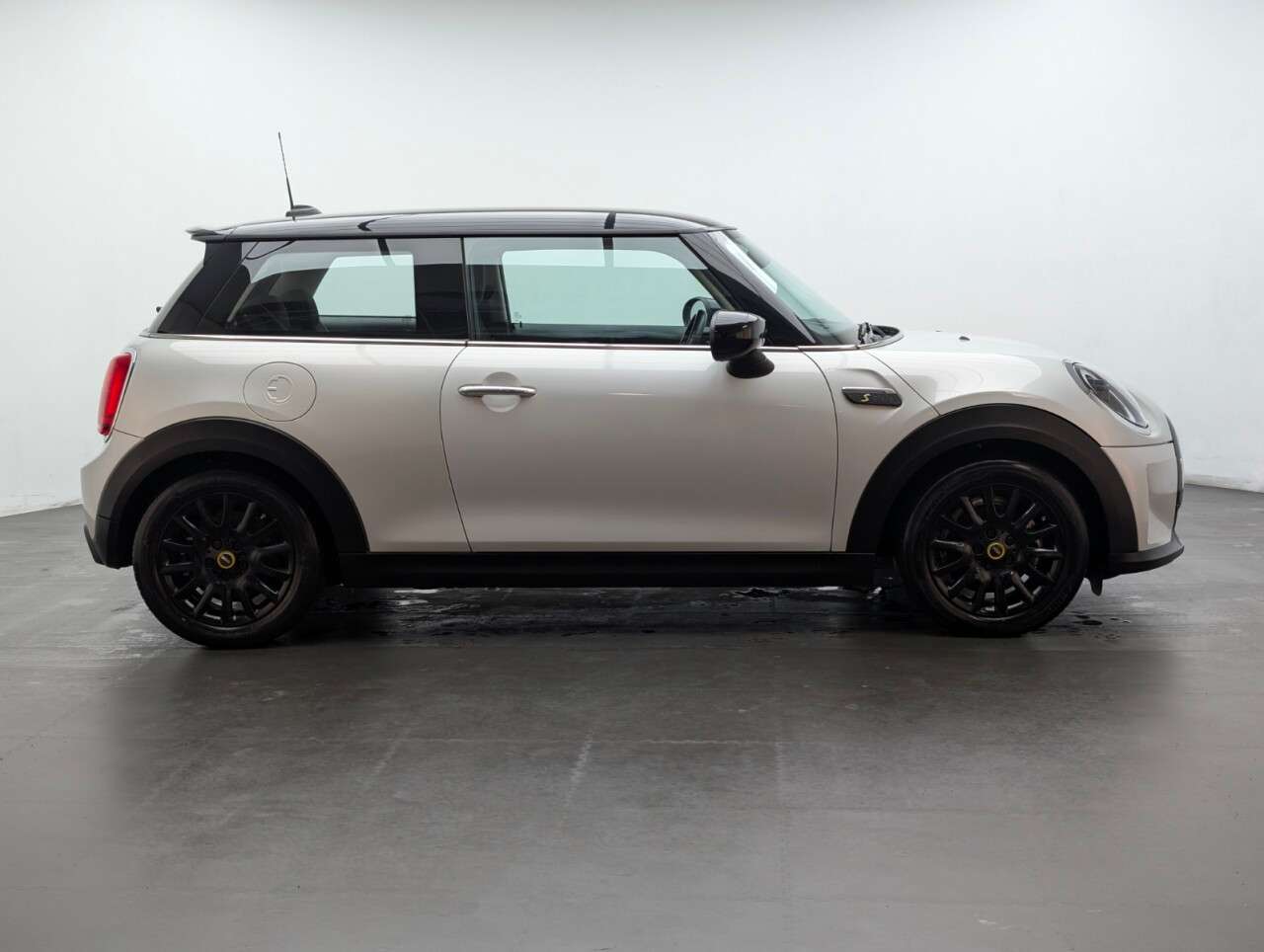 2021 MINI ELECTRIC HATCH 2021 MINI ELECTRIC HATCH