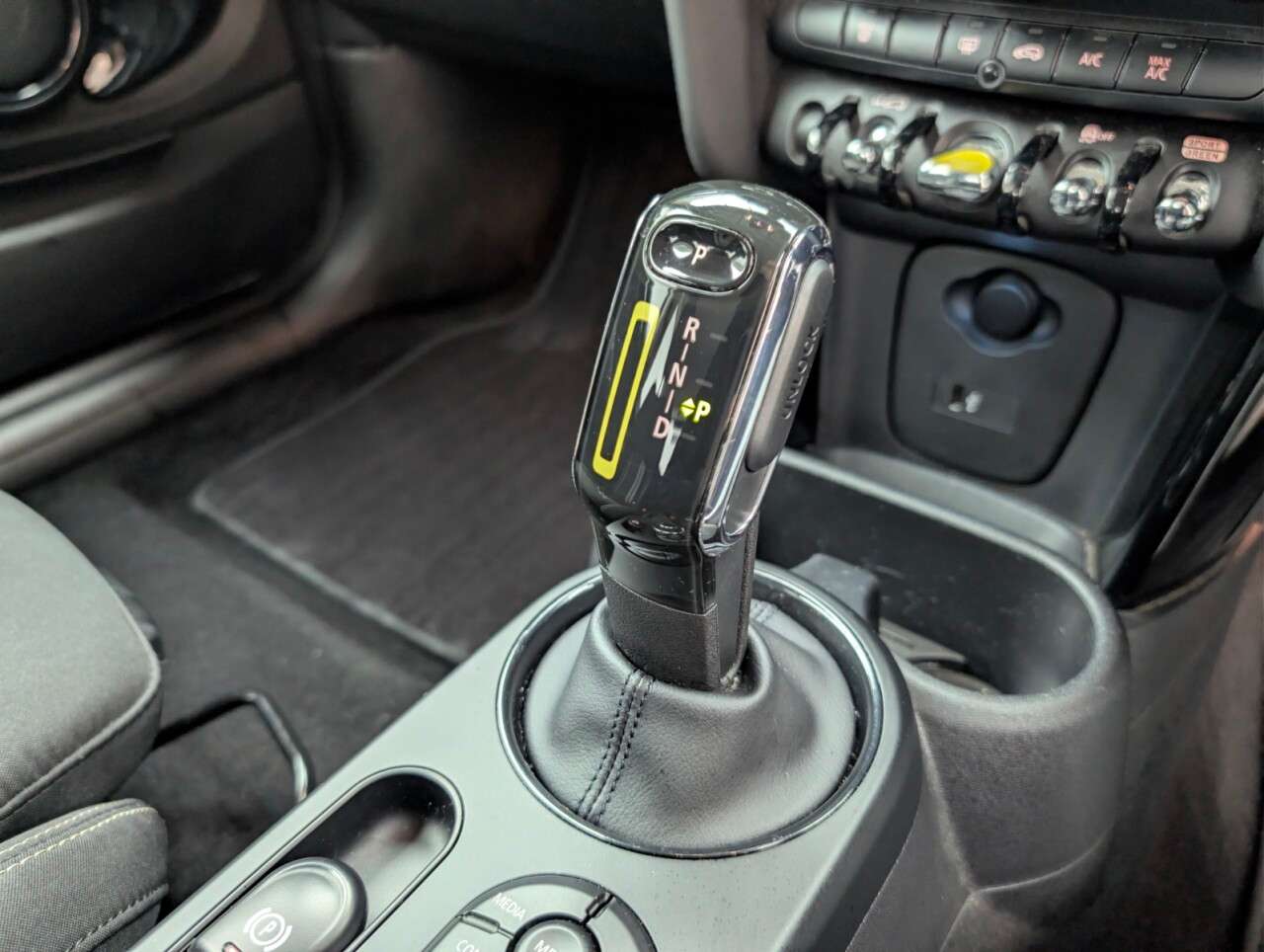 2021 MINI ELECTRIC HATCH 2021 MINI ELECTRIC HATCH