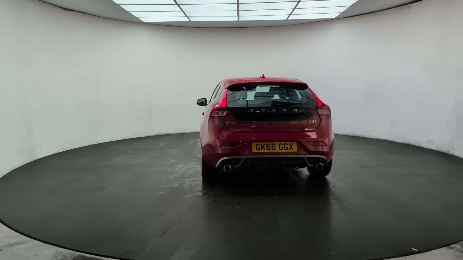 2016 VOLVO V40 2016 VOLVO V40