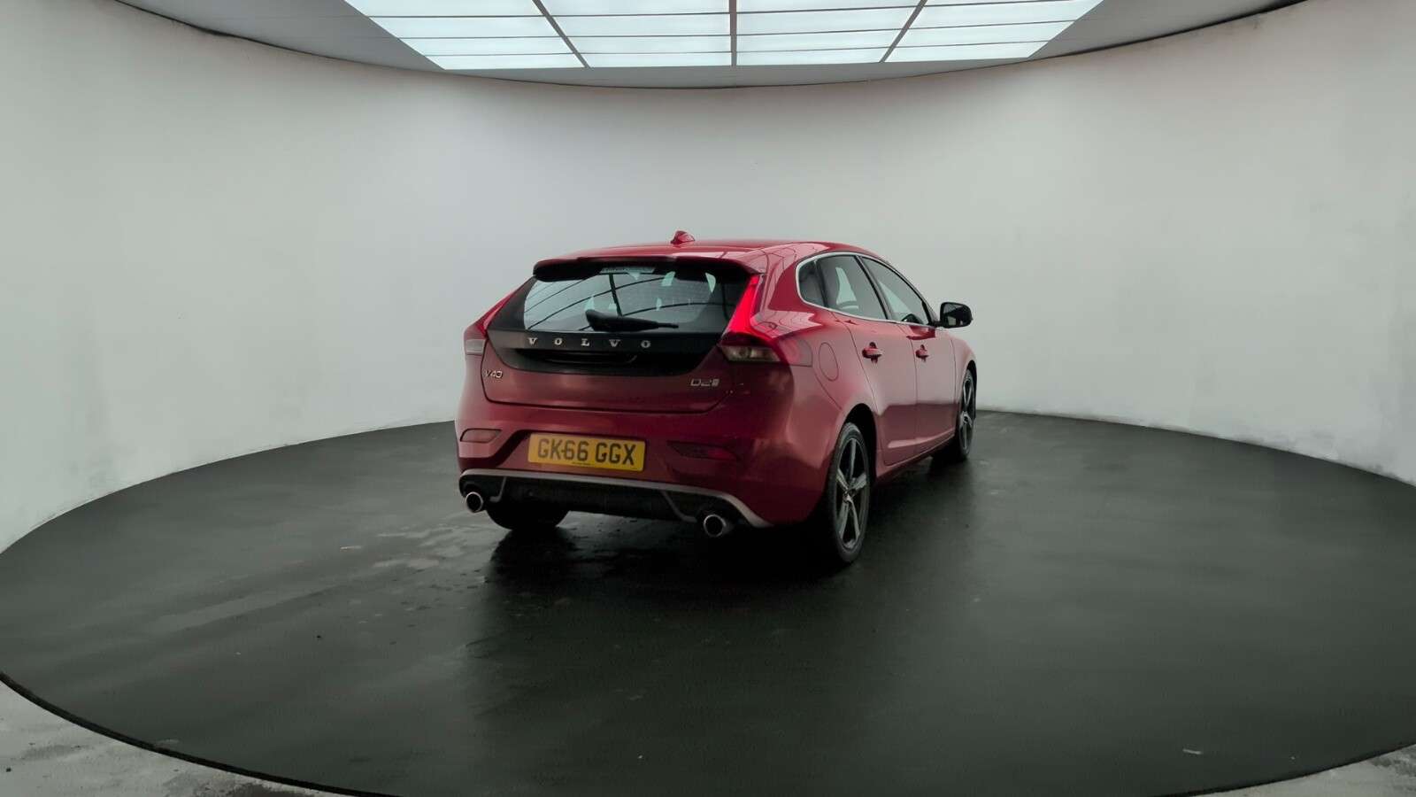 2016 VOLVO V40 2016 VOLVO V40