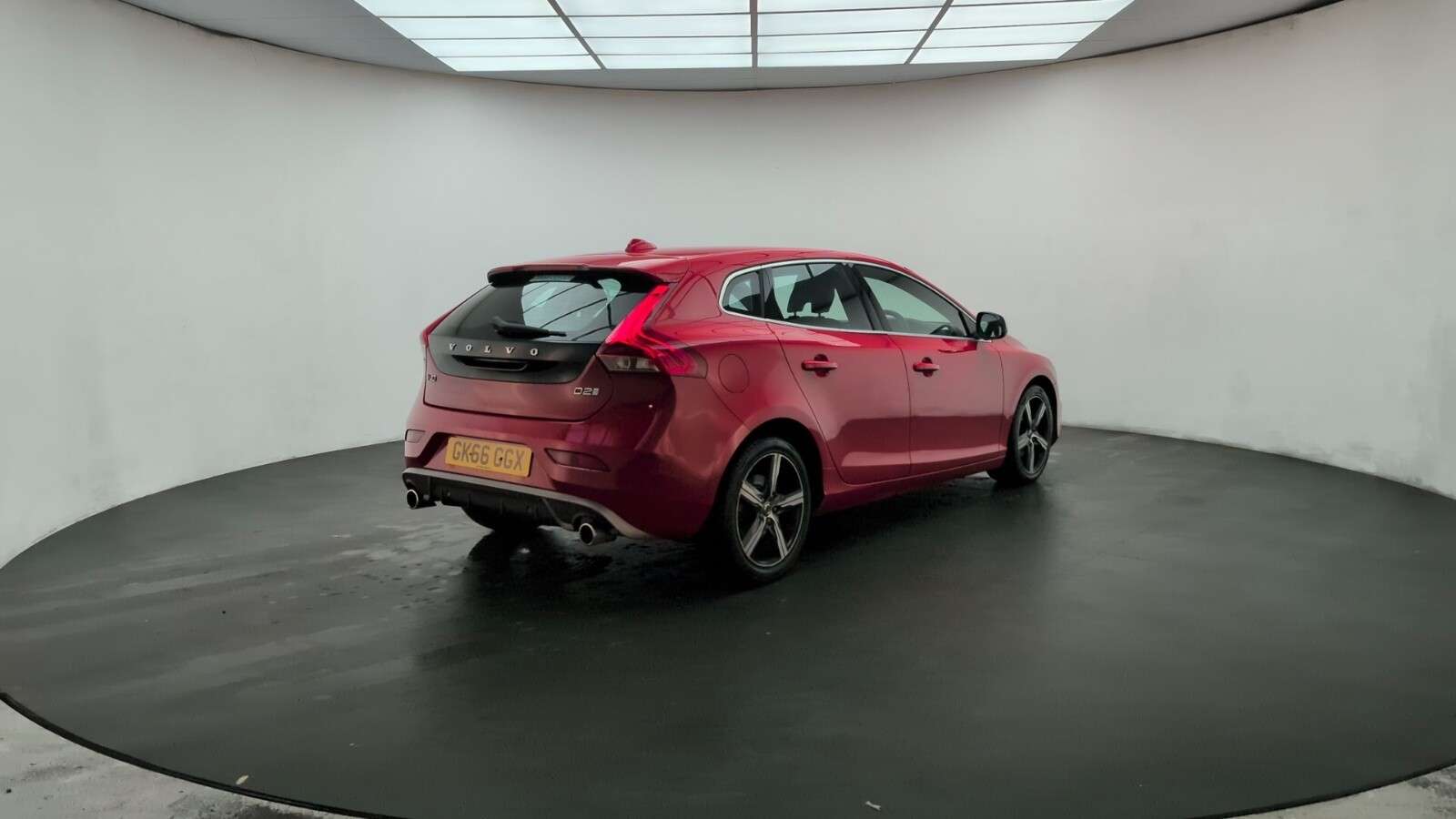 2016 VOLVO V40 2016 VOLVO V40