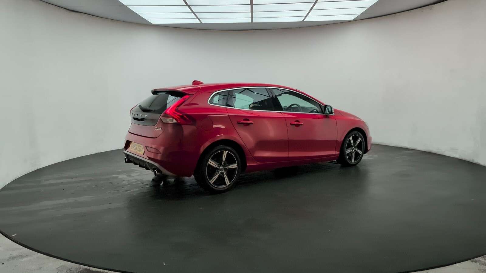 2016 VOLVO V40 2016 VOLVO V40