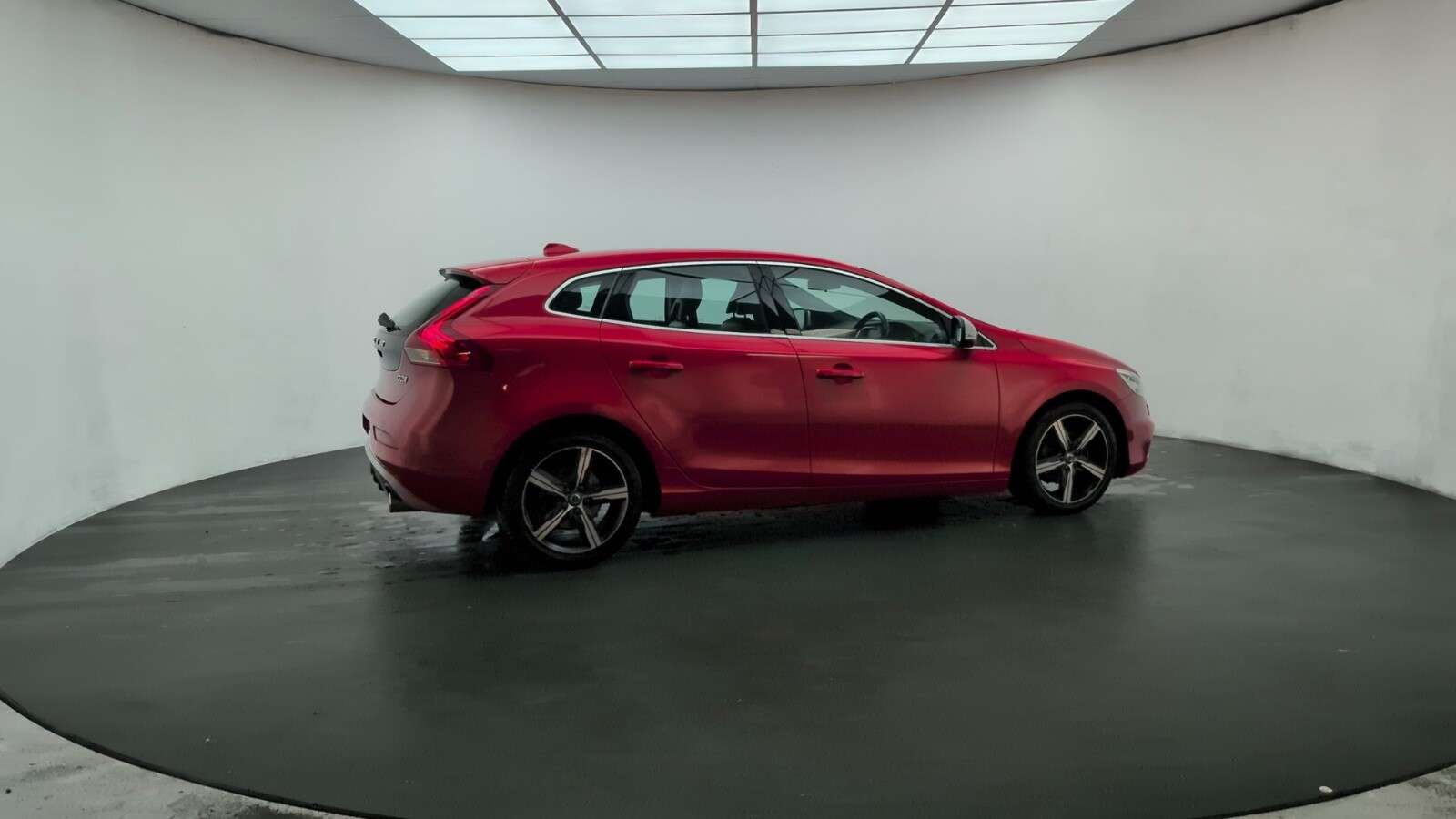 2016 VOLVO V40 2016 VOLVO V40