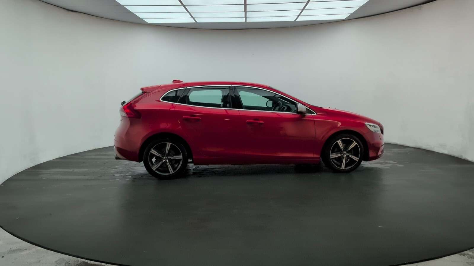 2016 VOLVO V40 2016 VOLVO V40