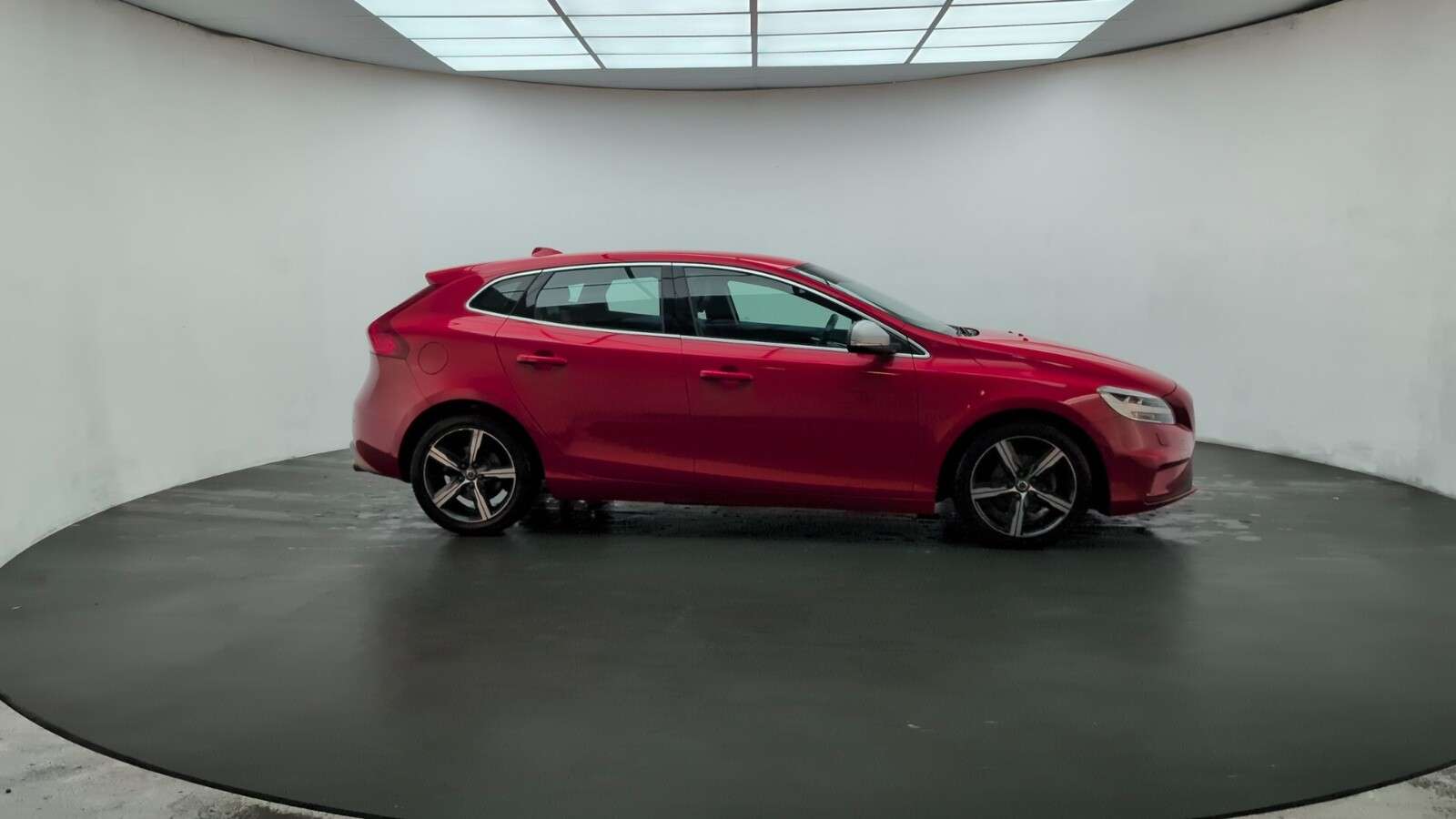 2016 VOLVO V40 2016 VOLVO V40