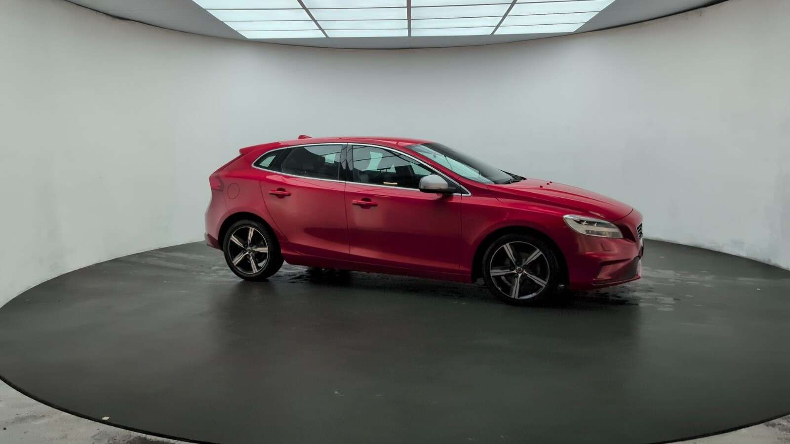 2016 VOLVO V40 2016 VOLVO V40
