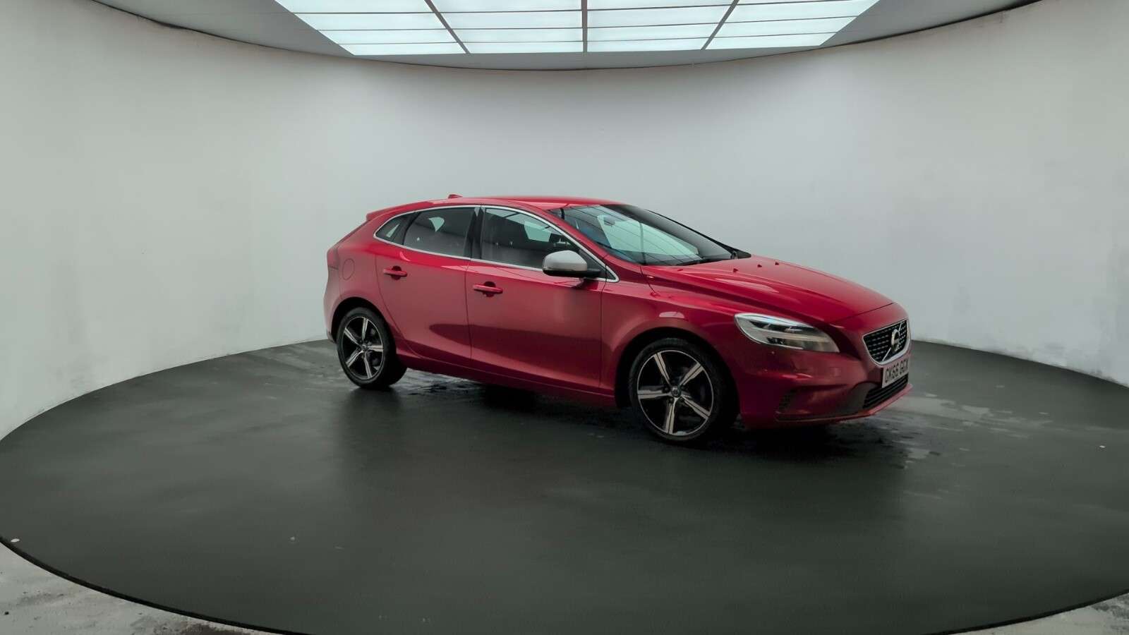 2016 VOLVO V40 2016 VOLVO V40