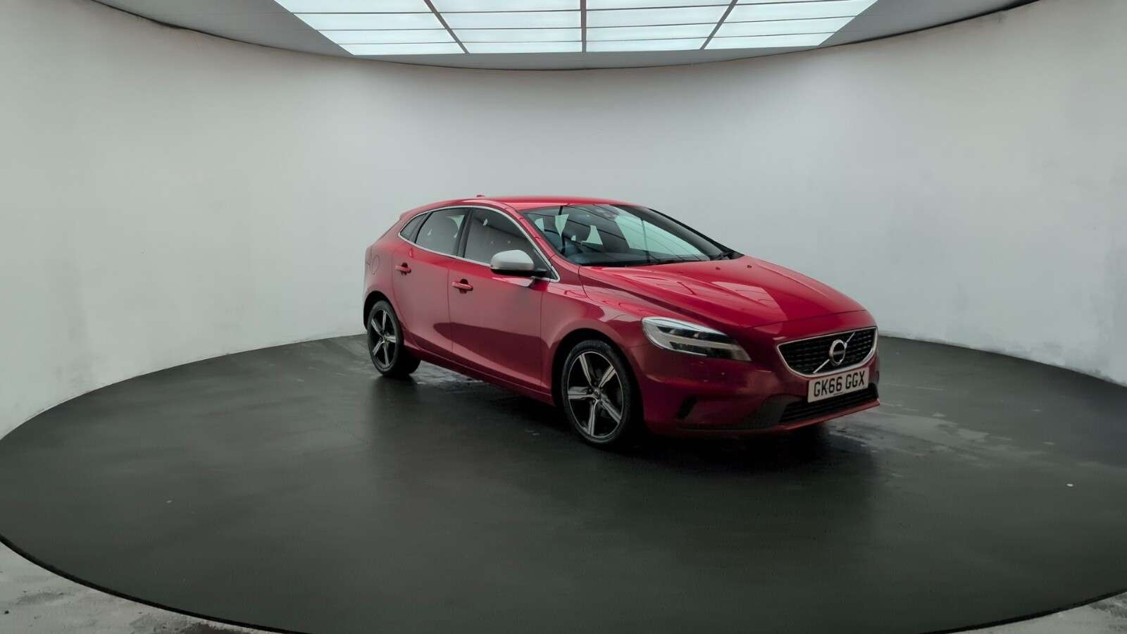 2016 VOLVO V40 2016 VOLVO V40