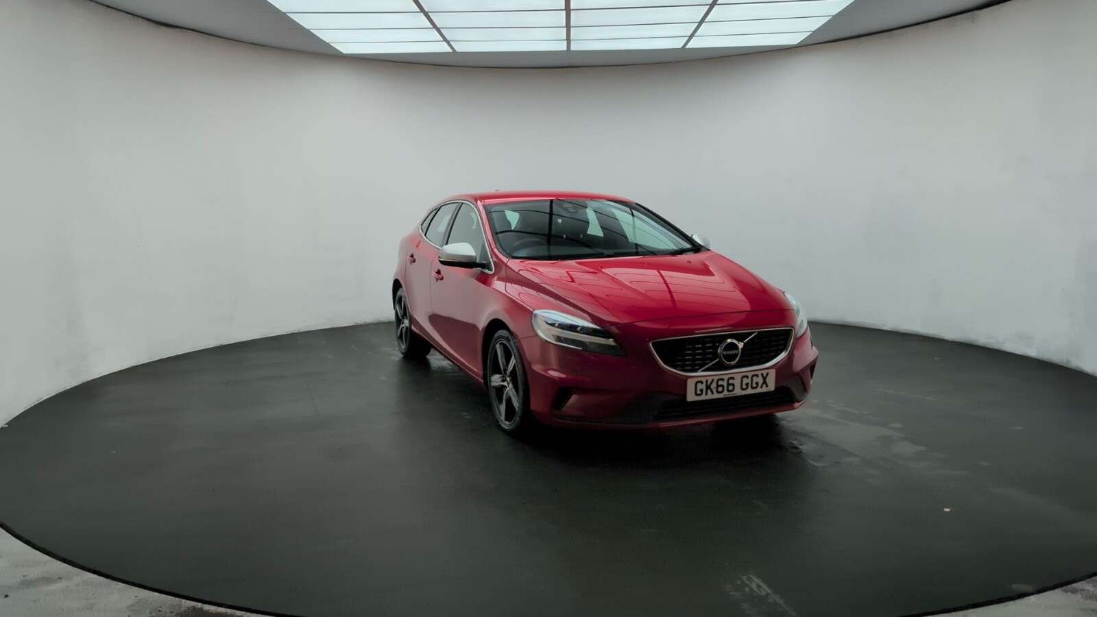 2016 VOLVO V40 2016 VOLVO V40
