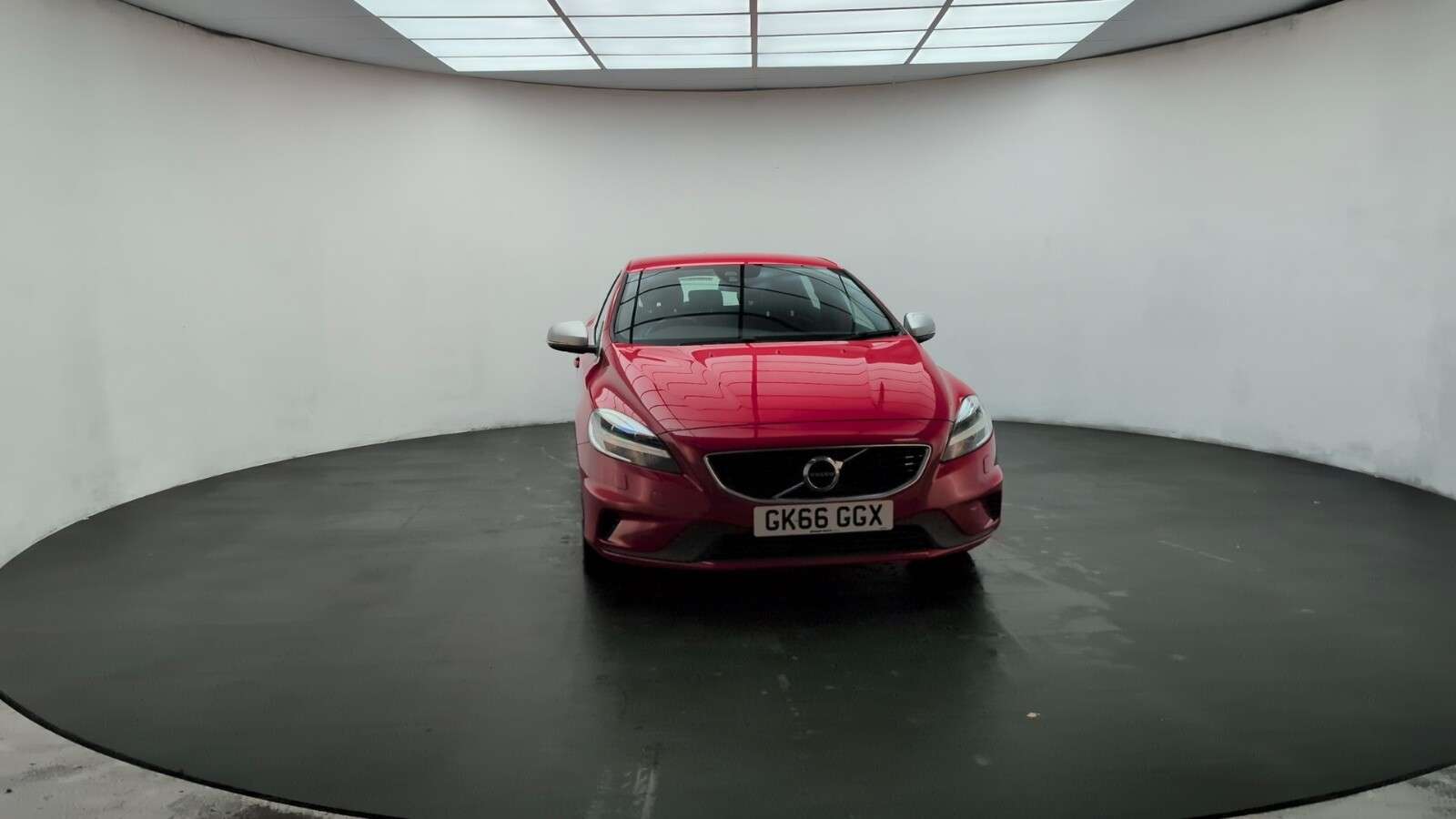 2016 VOLVO V40 2016 VOLVO V40