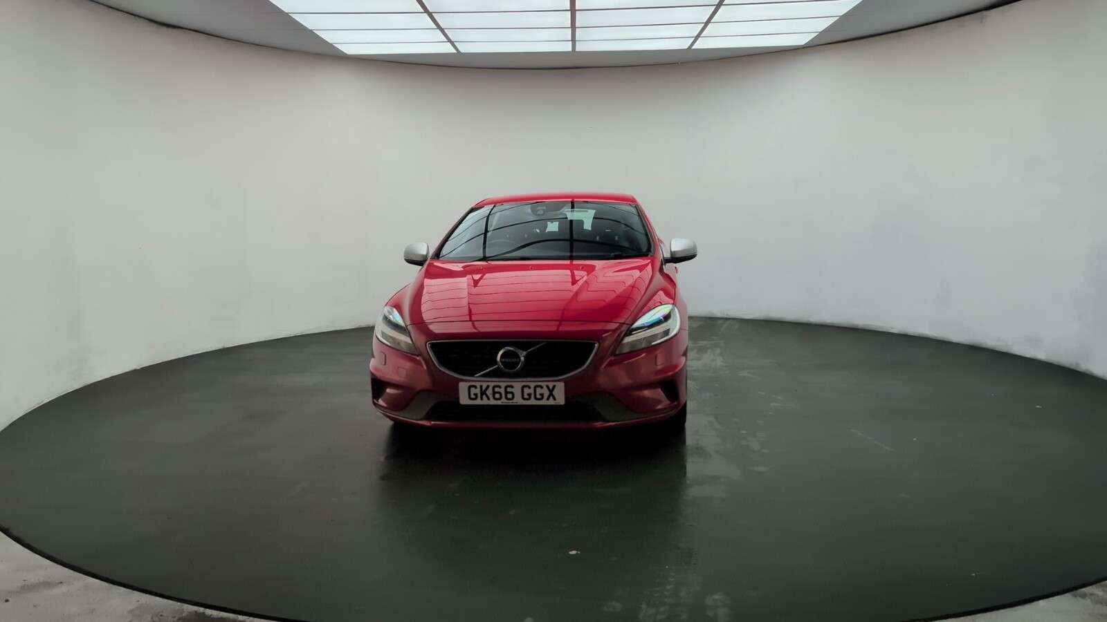 2016 VOLVO V40 2016 VOLVO V40