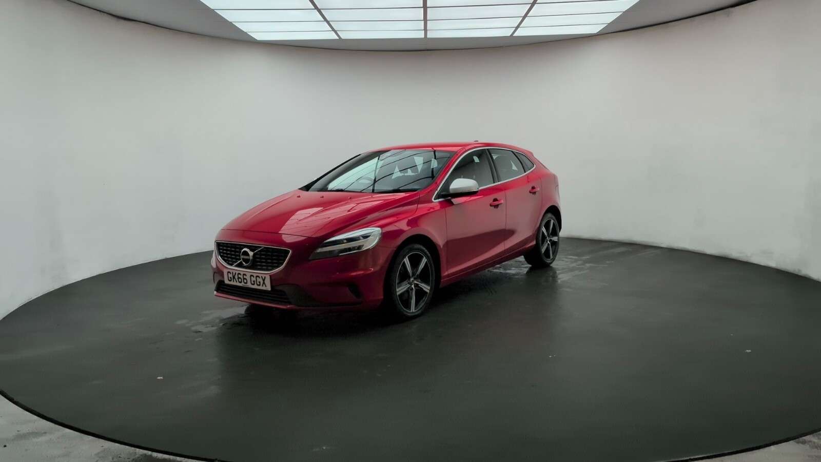 2016 VOLVO V40 2016 VOLVO V40