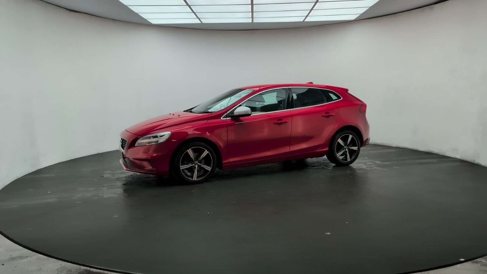 2016 VOLVO V40 2016 VOLVO V40