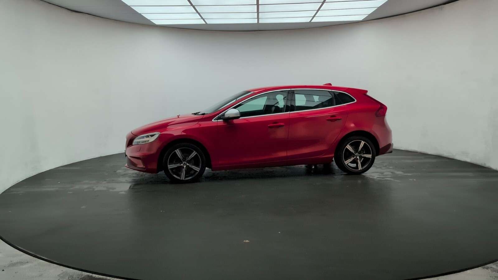 2016 VOLVO V40 2016 VOLVO V40