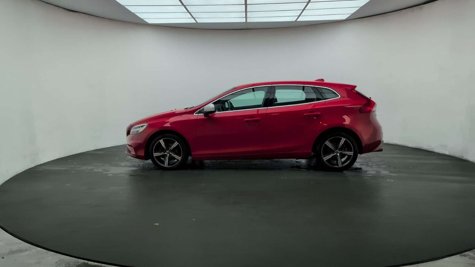 2016 VOLVO V40 2016 VOLVO V40