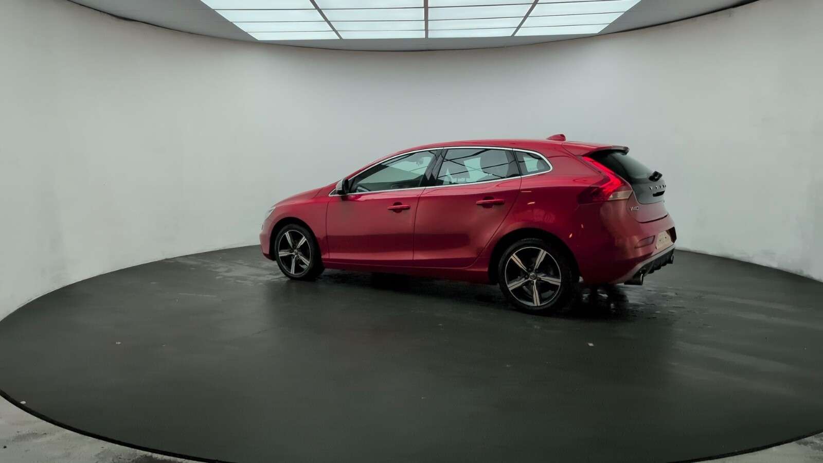 2016 VOLVO V40 2016 VOLVO V40