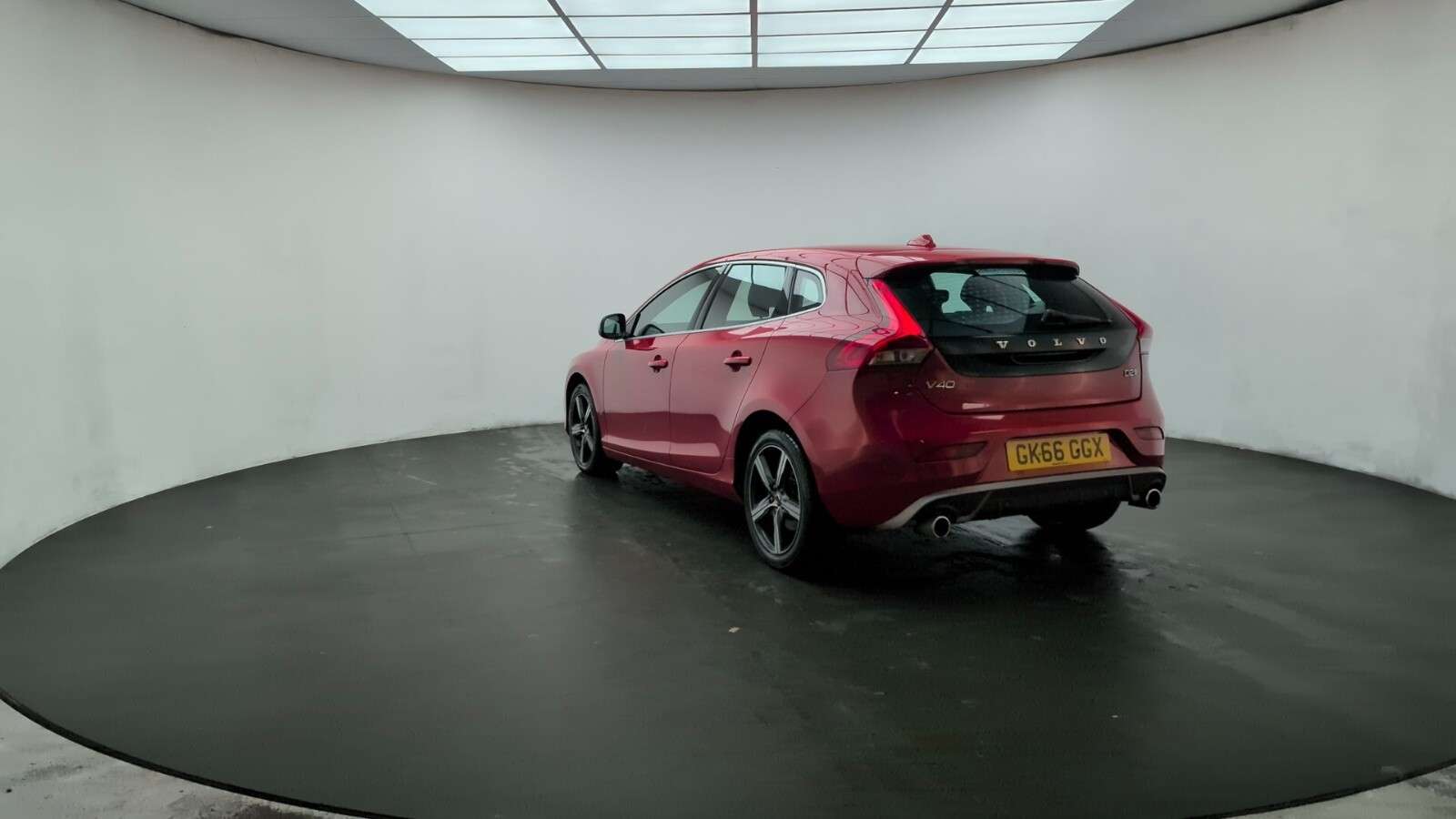 2016 VOLVO V40 2016 VOLVO V40