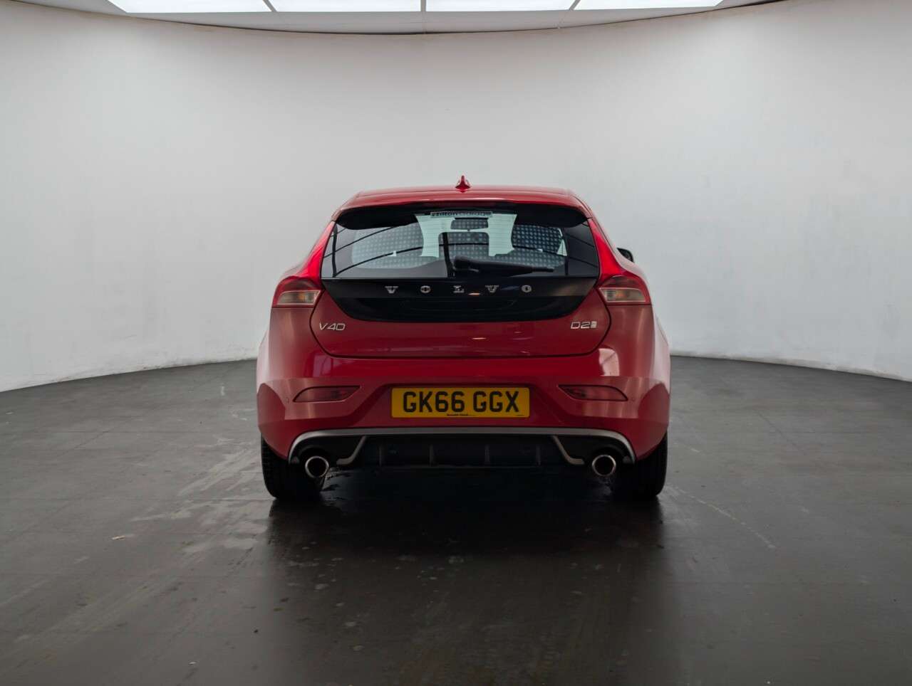 2016 VOLVO V40 2016 VOLVO V40