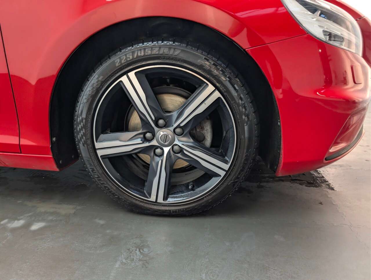 2016 VOLVO V40 2016 VOLVO V40