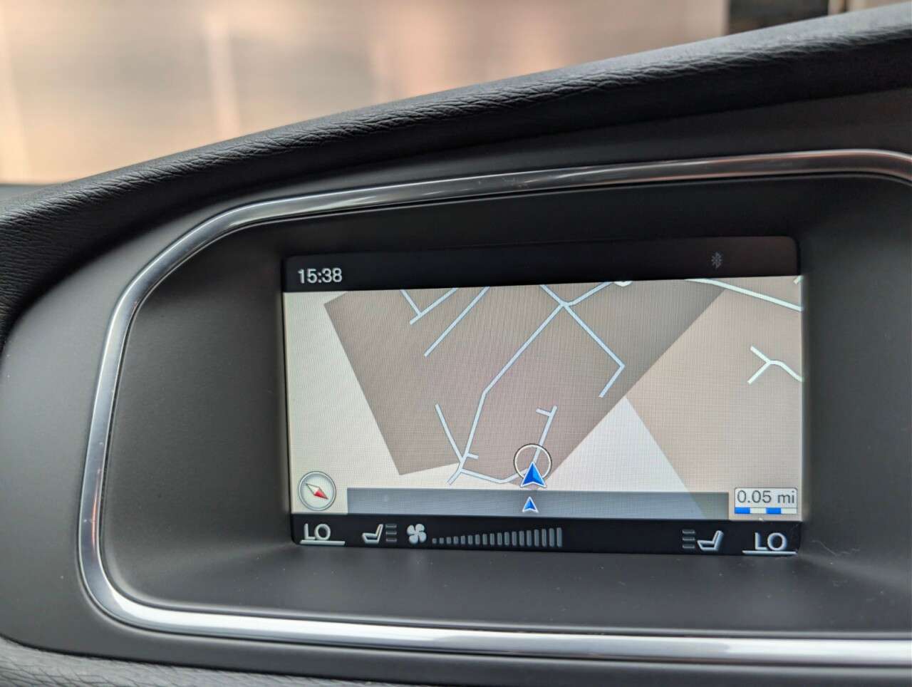 2016 VOLVO V40 2016 VOLVO V40