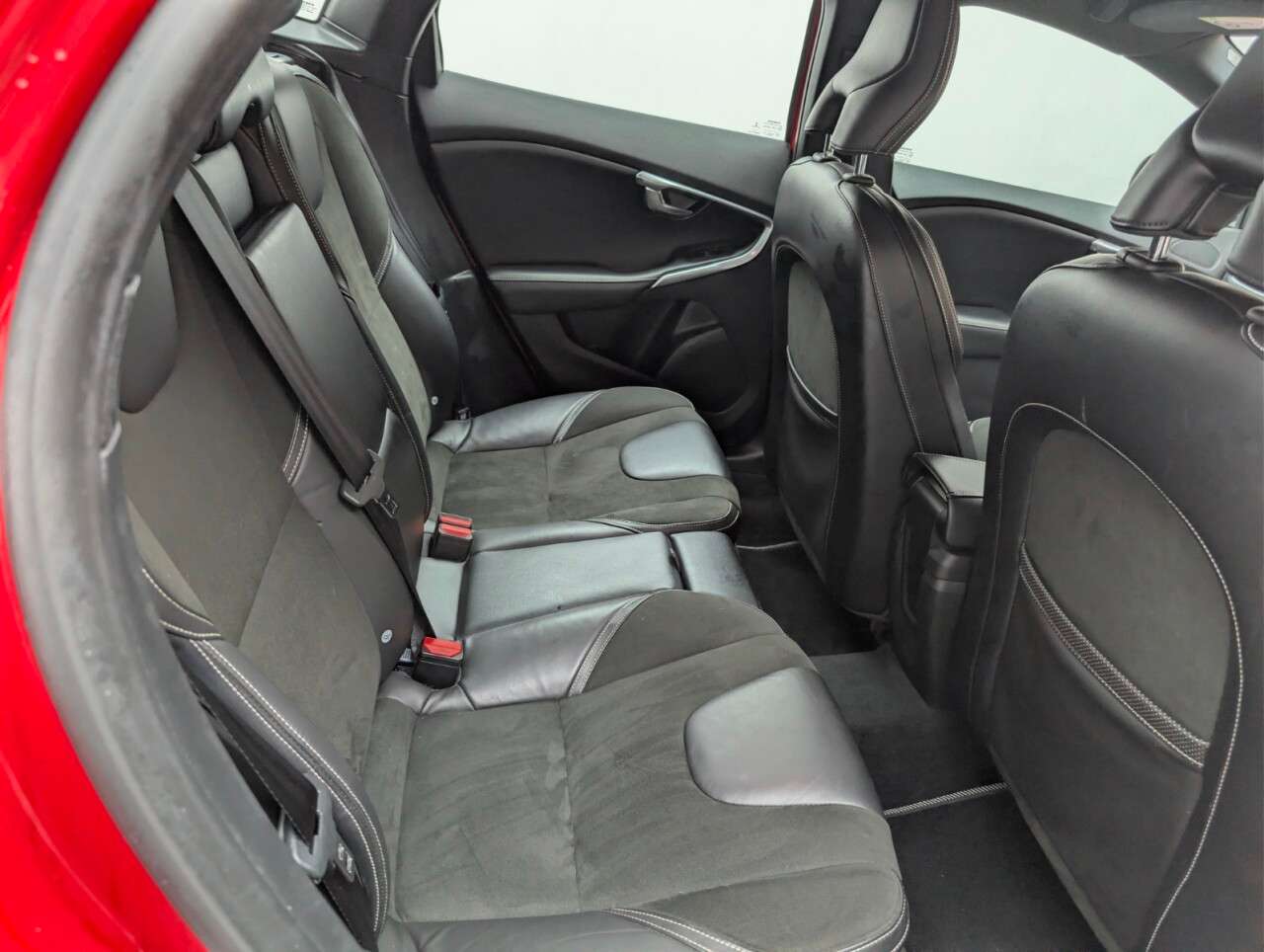 2016 VOLVO V40 2016 VOLVO V40