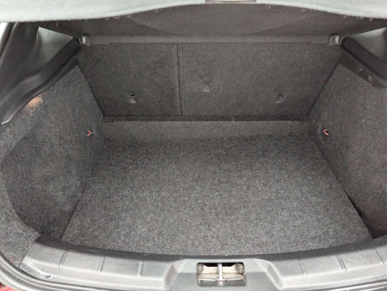 2016 VOLVO V40 2016 VOLVO V40