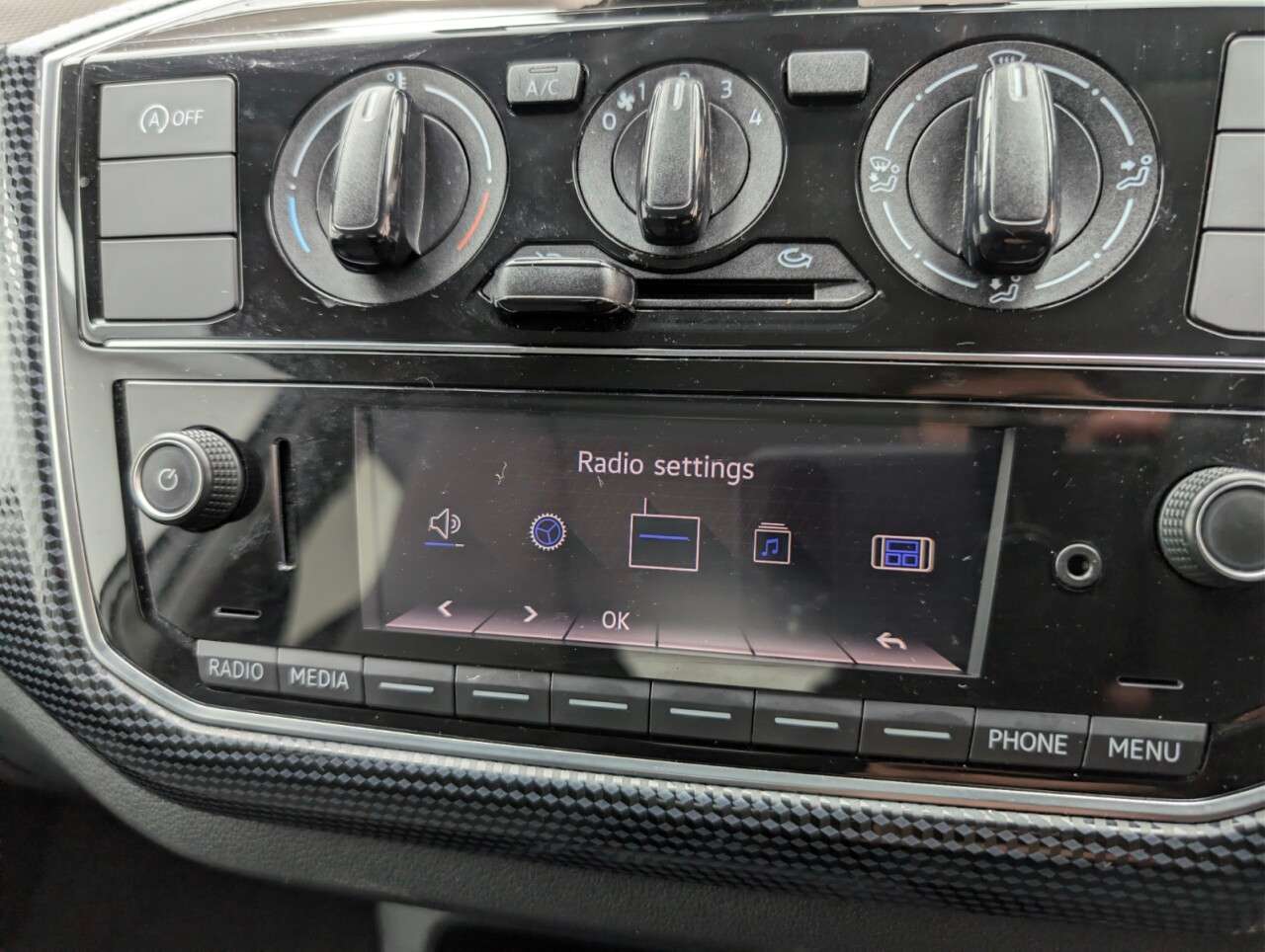 2020 VOLKSWAGEN UP! 2020 VOLKSWAGEN UP!