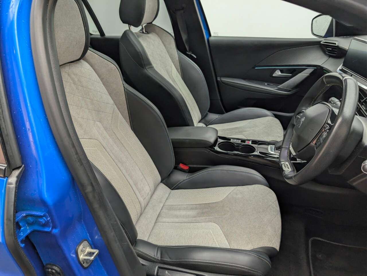 2021 PEUGEOT E-208 2021 PEUGEOT E-208