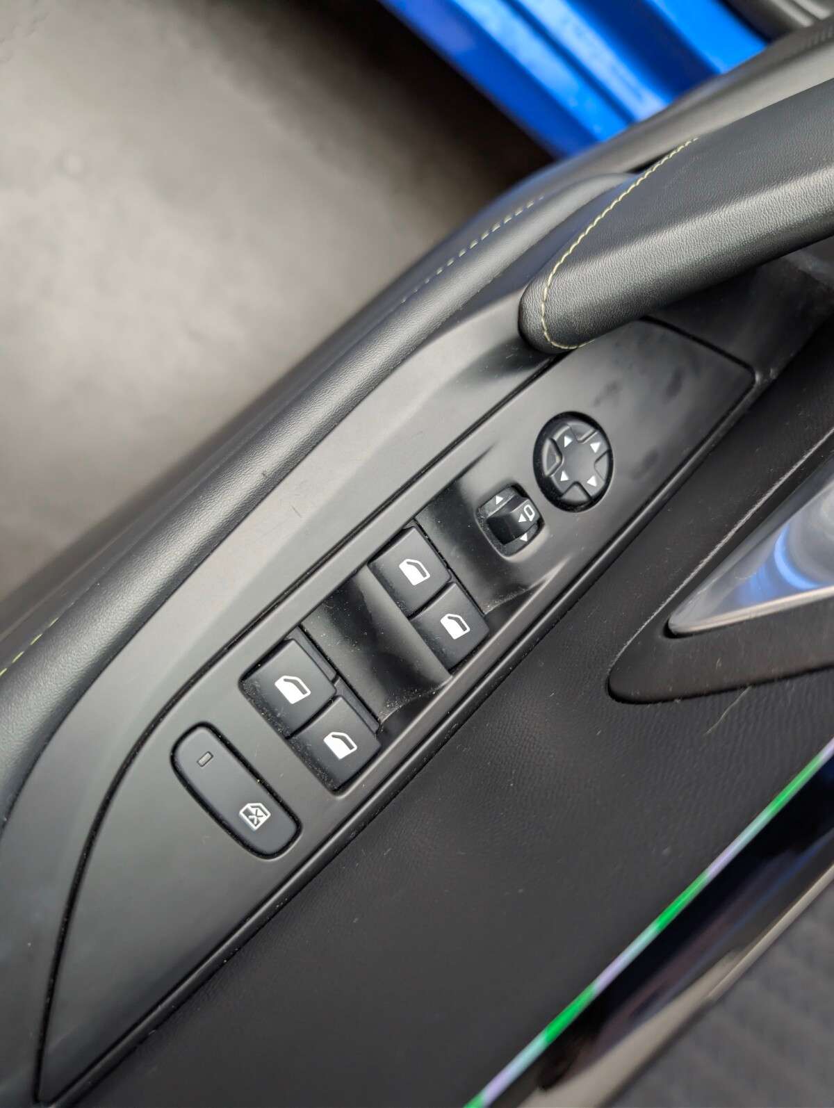 2021 PEUGEOT E-208 2021 PEUGEOT E-208