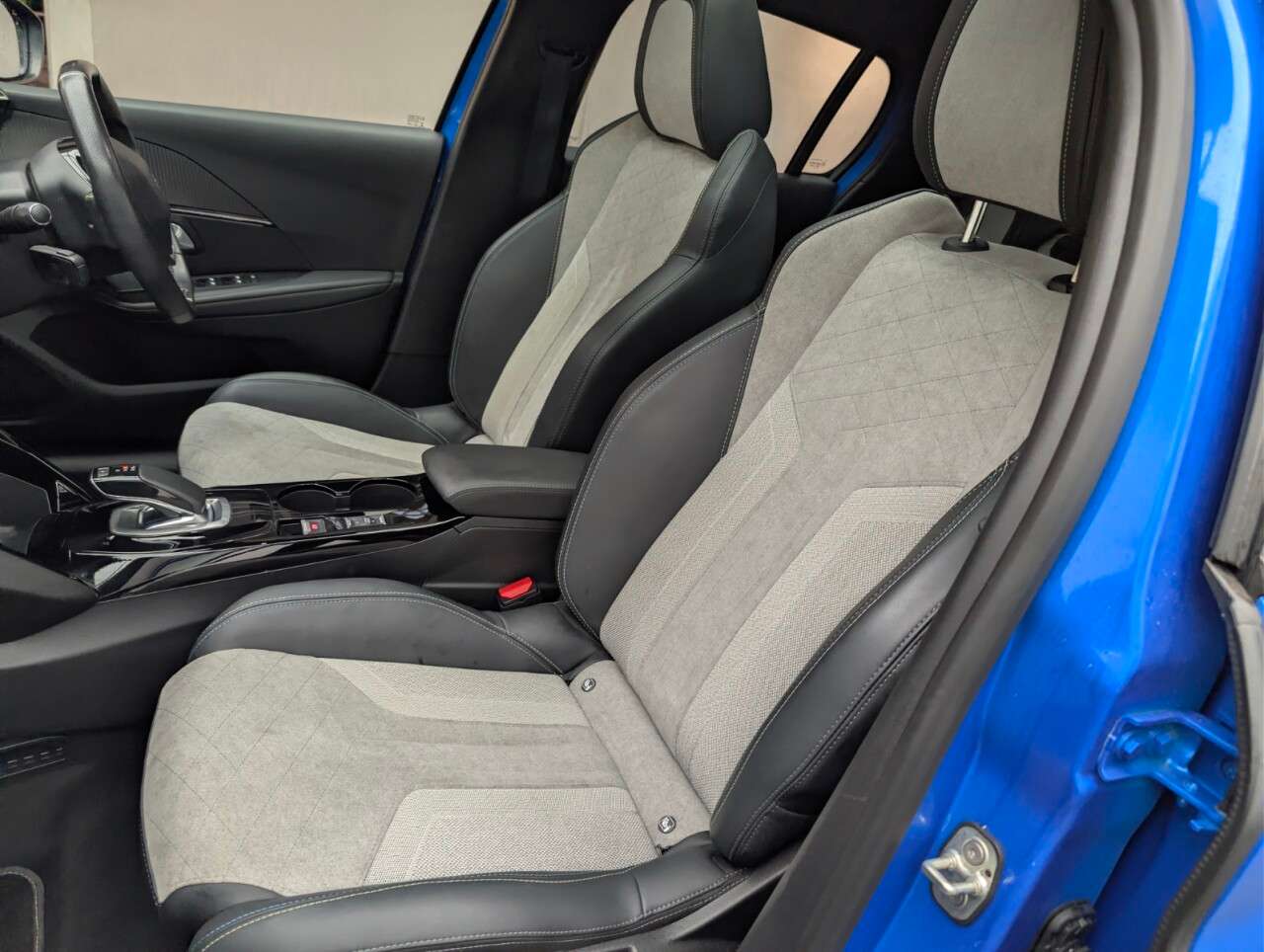 2021 PEUGEOT E-208 2021 PEUGEOT E-208