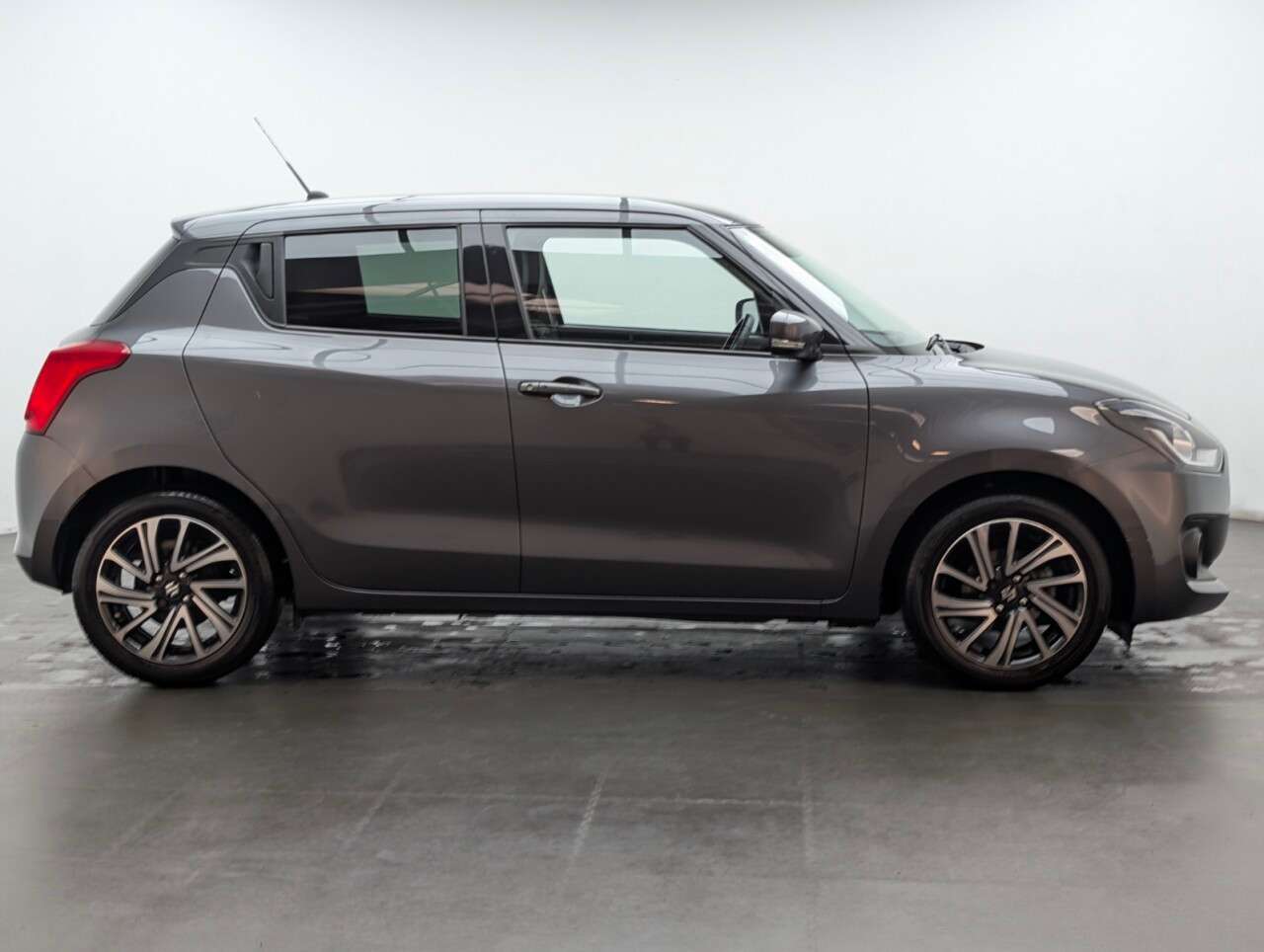 2022 SUZUKI SWIFT 2022 SUZUKI SWIFT