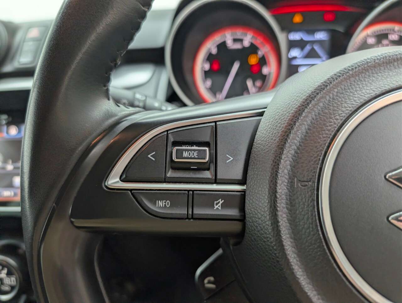 2022 SUZUKI SWIFT 2022 SUZUKI SWIFT