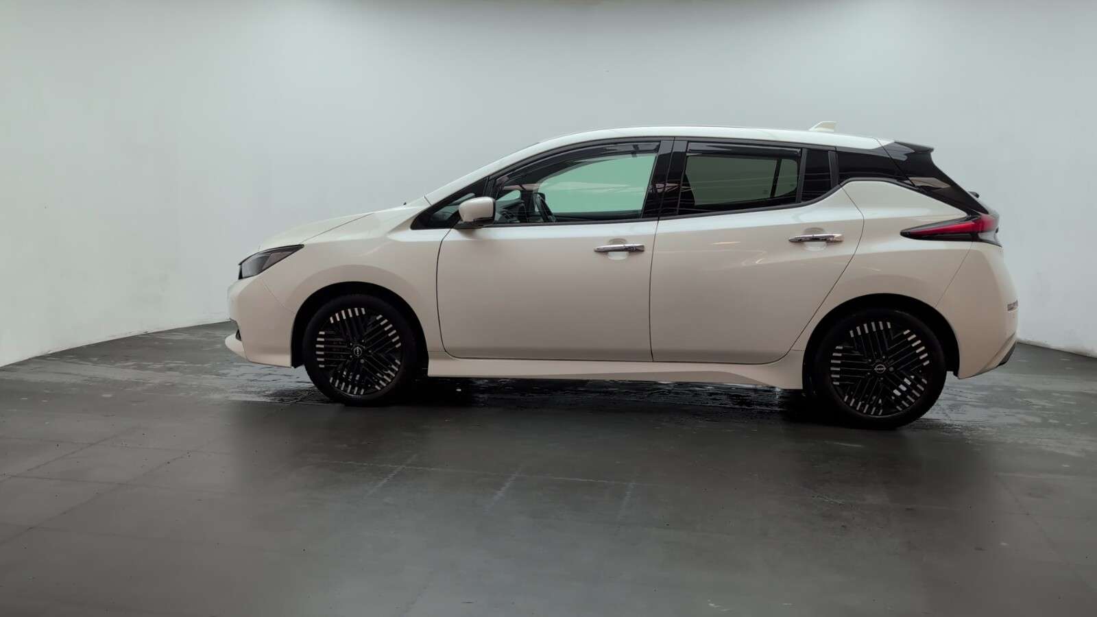 2023 NISSAN LEAF 2023 NISSAN LEAF