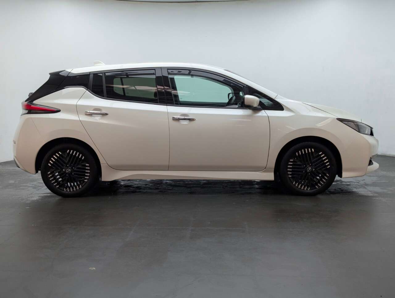 2023 NISSAN LEAF 2023 NISSAN LEAF