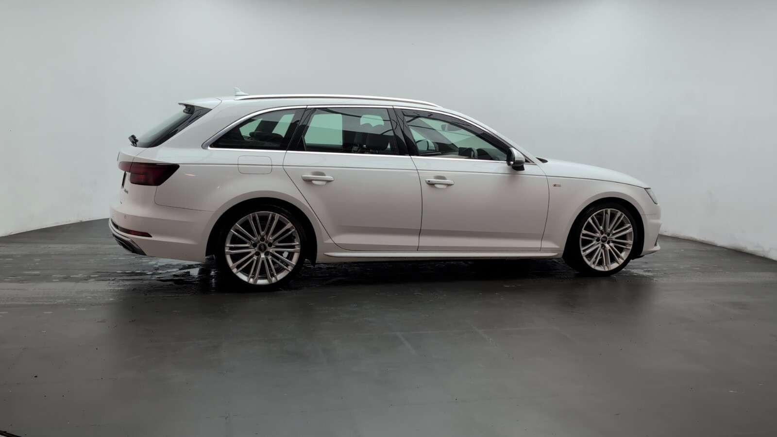 2019 AUDI A4 AVANT 2019 AUDI A4 AVANT