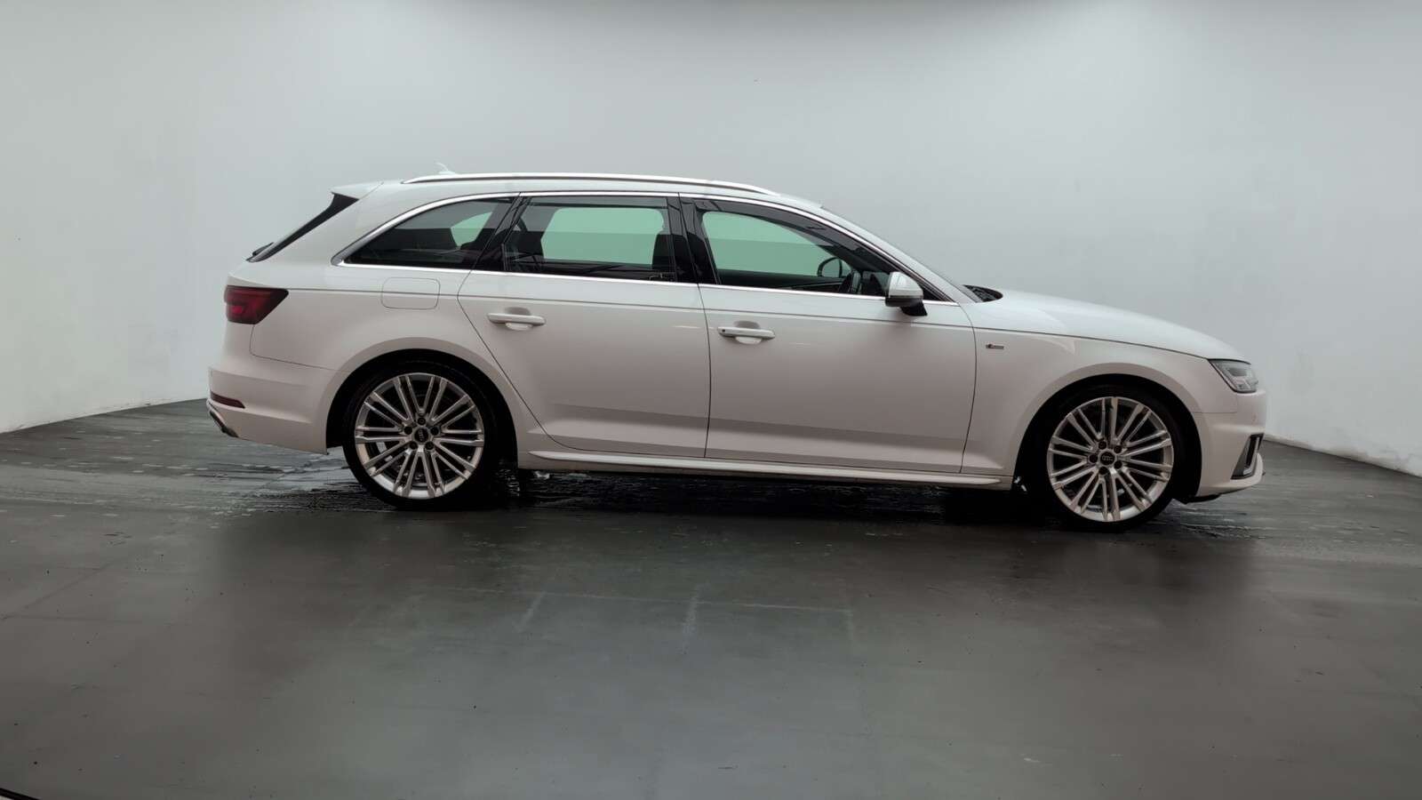 2019 AUDI A4 AVANT 2019 AUDI A4 AVANT