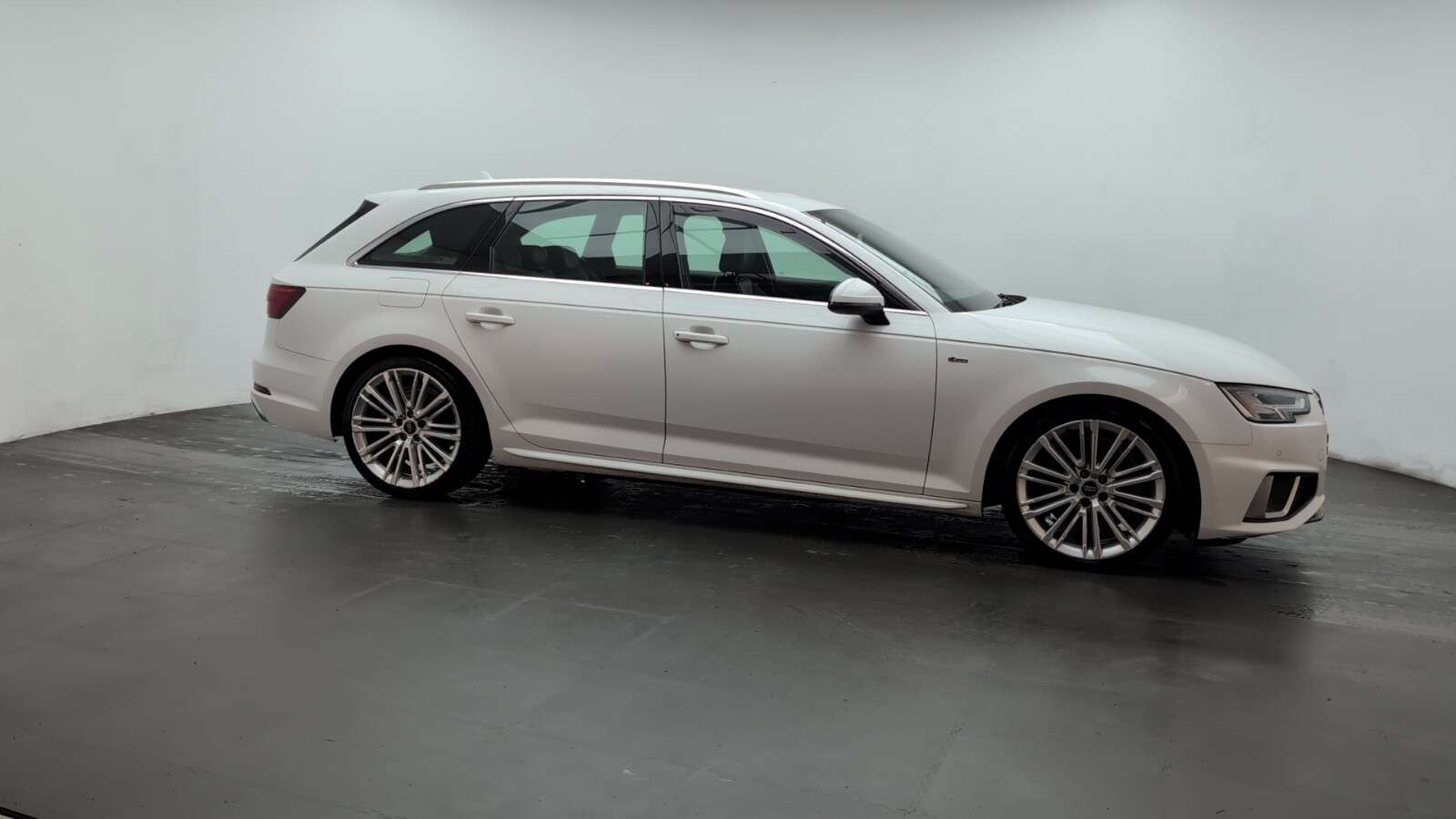 2019 AUDI A4 AVANT 2019 AUDI A4 AVANT