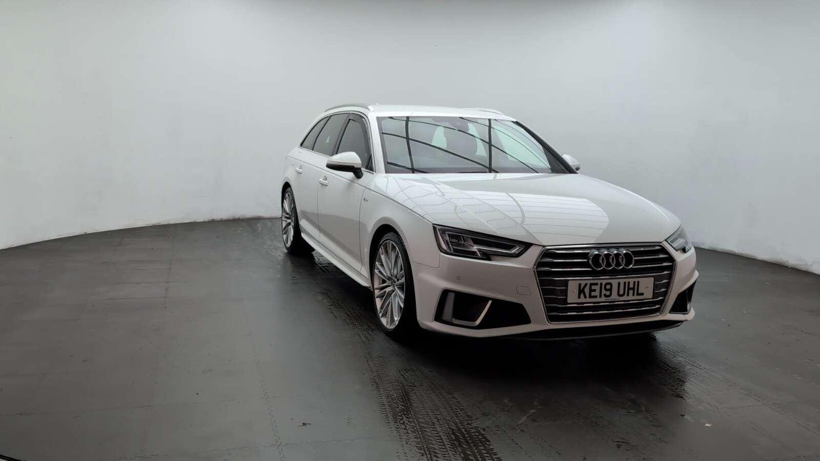 2019 AUDI A4 AVANT 2019 AUDI A4 AVANT