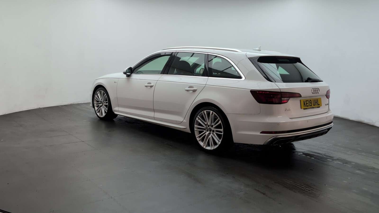 2019 AUDI A4 AVANT 2019 AUDI A4 AVANT